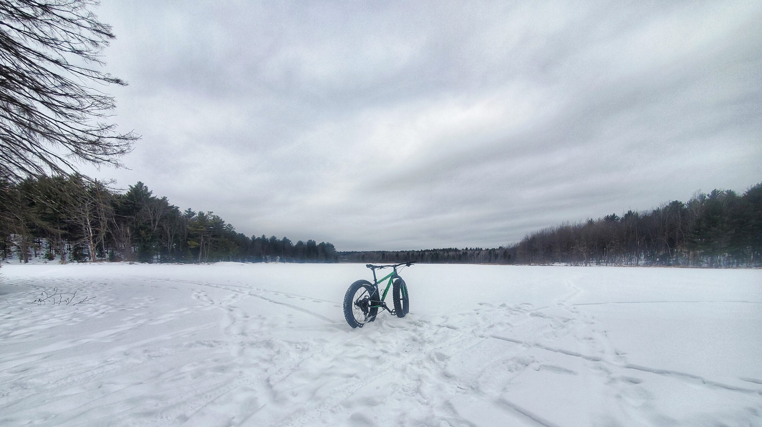 FAT BIKING IN LAC JÉRÔME. MOST UNDERRATED SPOT IN THE LAURENTIANS ?