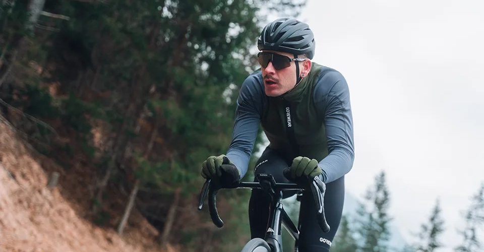 GOREWEAR SPINSHIFT Thermo Long Sleeve Jersey Review: Ideal Performance & Warmth for Cycling in Cold Conditions